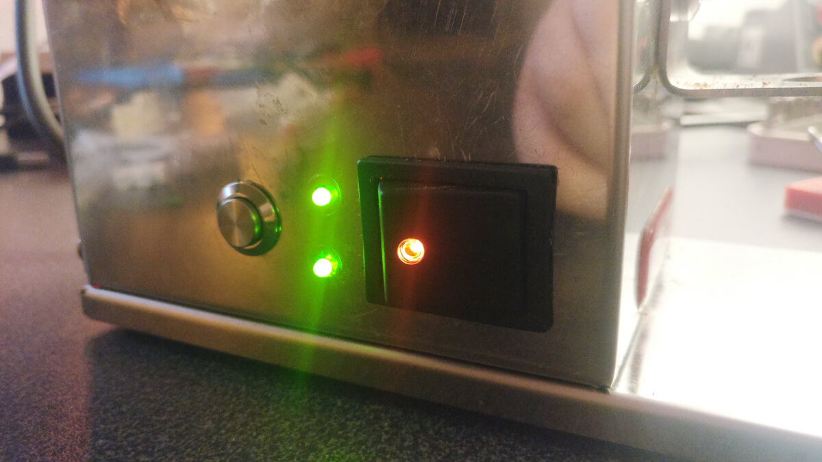 Final result: LEDs for displaying the selected mode, metal switch to change the operation mode.